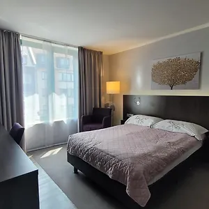  Apartment In Modern Center Of